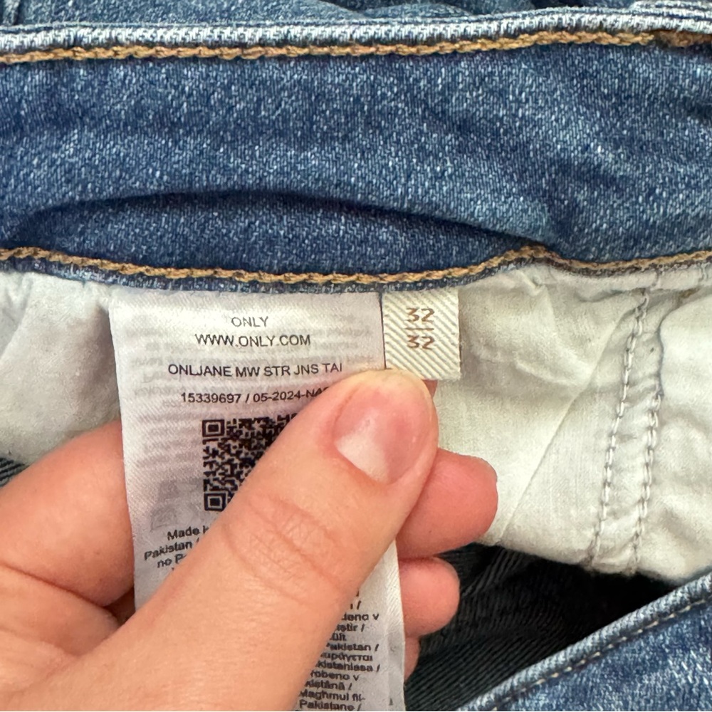 Only Blue Straight Leg Jeans - Picture 9 of 10